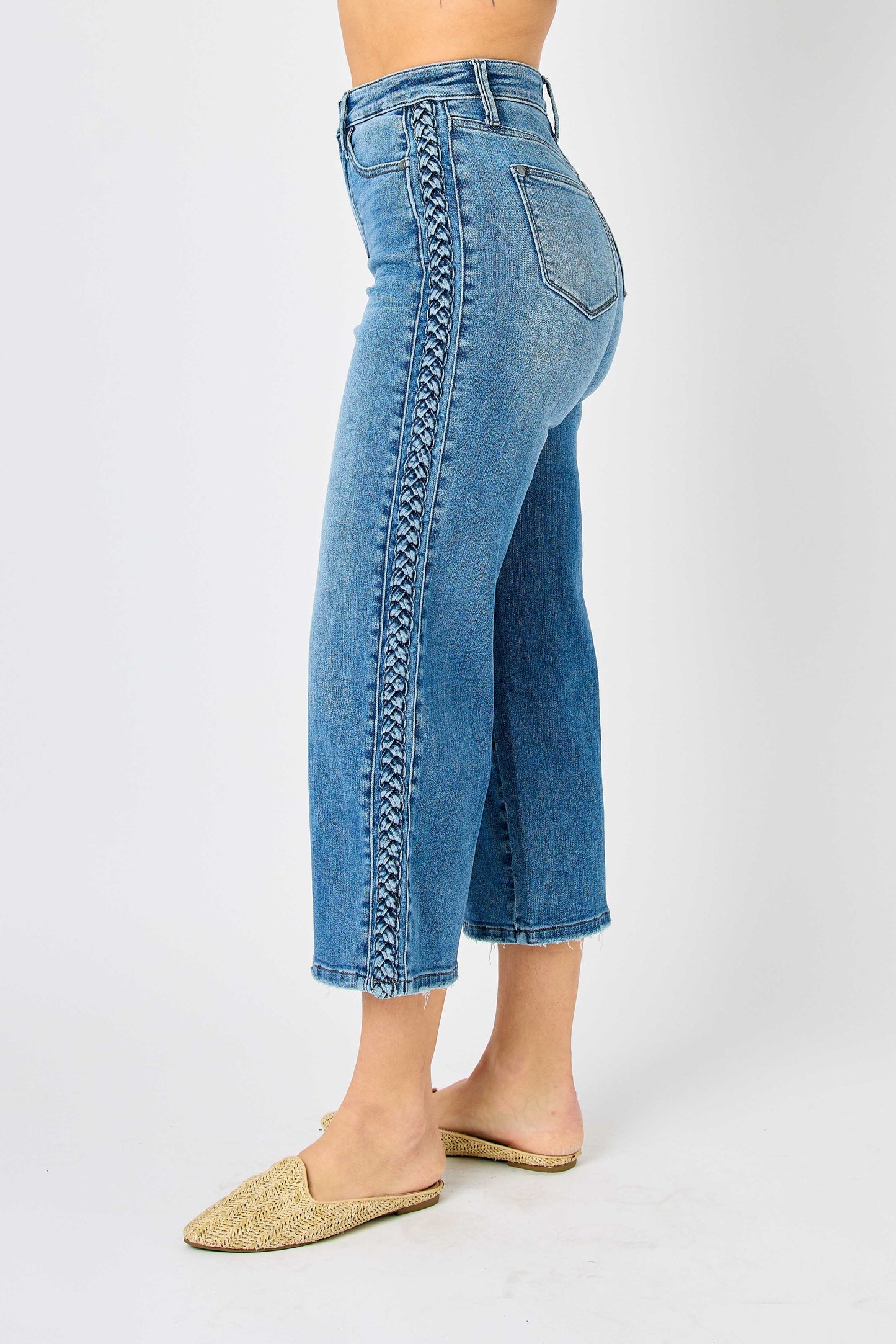 Judy Blue HW Braid SS Detail Crop Wide
