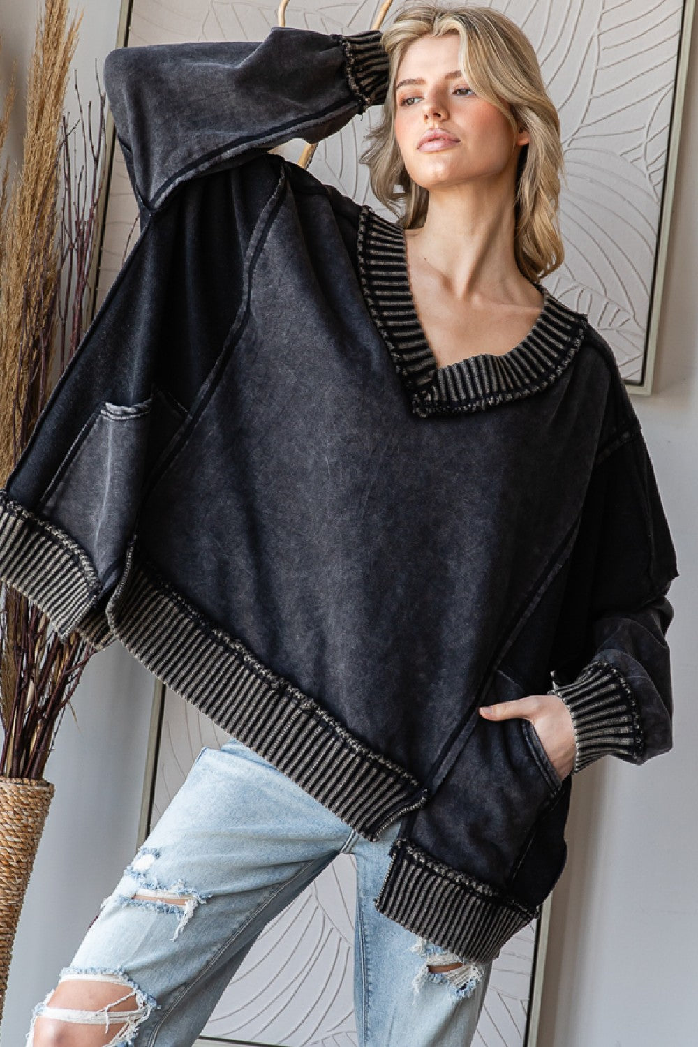 WASHED OVERSIZED V NECK TOP--BLACK