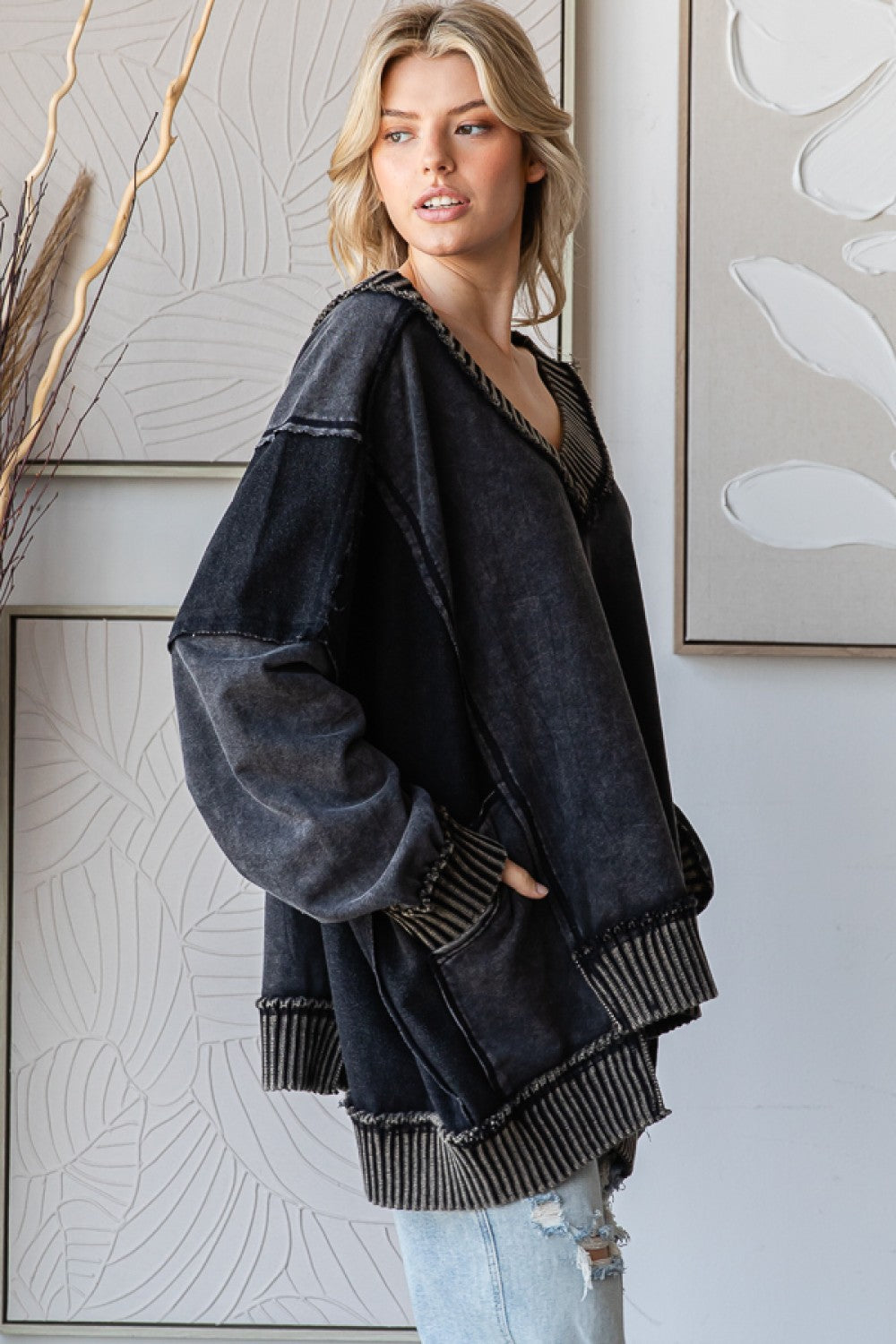 WASHED OVERSIZED V NECK TOP--BLACK