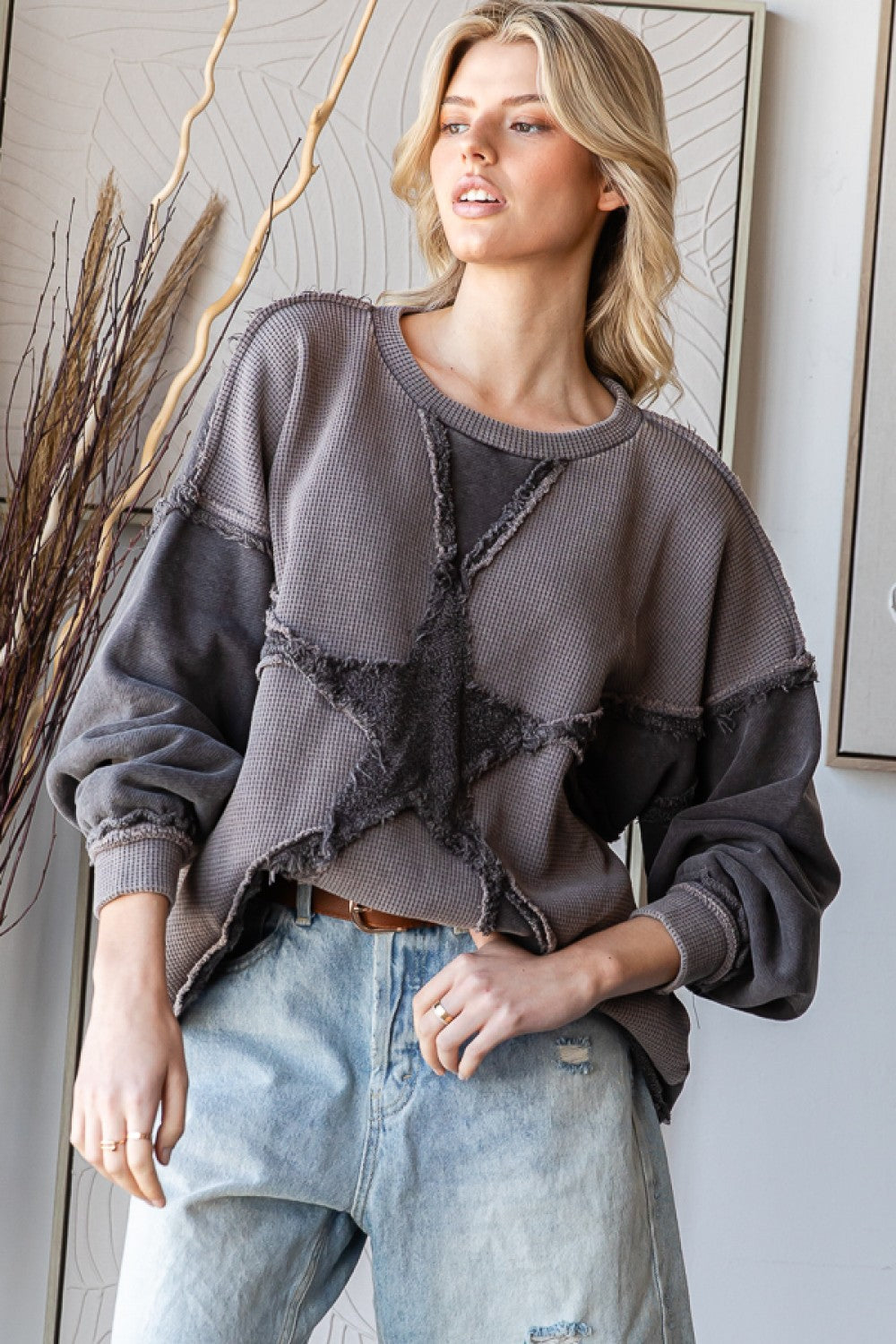 WASHED STAR CREWNECK TOP--GREY