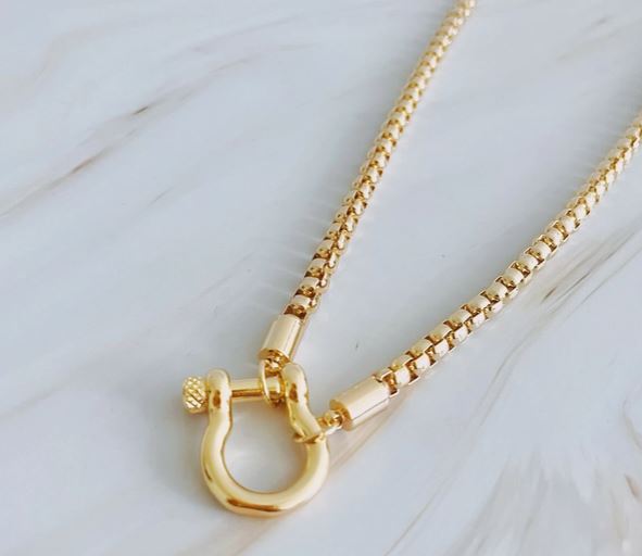 Luxe Pendant Box Chain Necklace