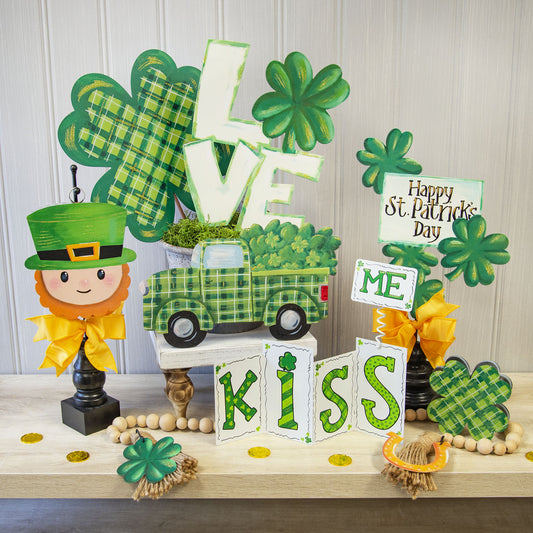 "Happy St. Pat's" Shamrock Sign