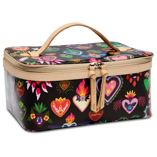 CONSUELA Train Case, Vida