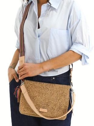 CONSUELA
Metro Crossbody, Lawton