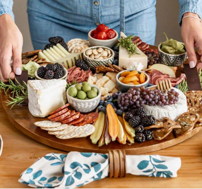 ROUND WOOD SERVING BOARD