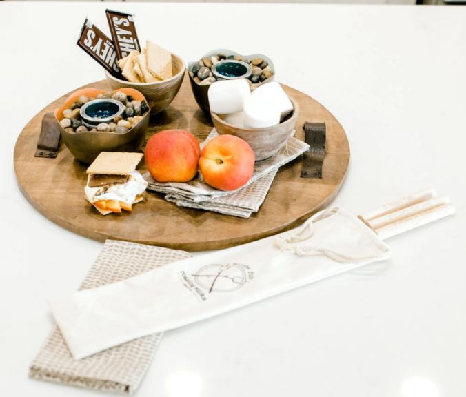 ROUND WOOD SERVING BOARD