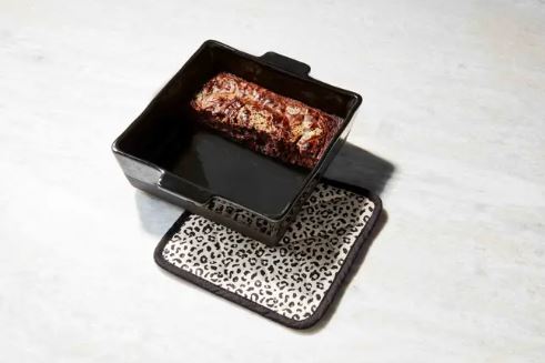 BLACK BAKER AND POT HOLDER SET